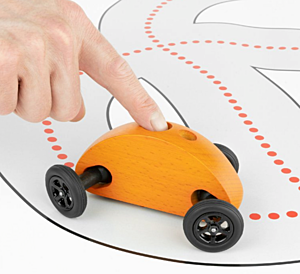 jak vybavit koutek pro prvňáčka - finger car