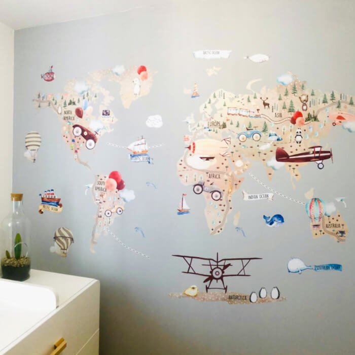 INSPIO dětské samolepky na zeď - Hnědá mapa světa pro malé dobrodruhy (obrázek 5)