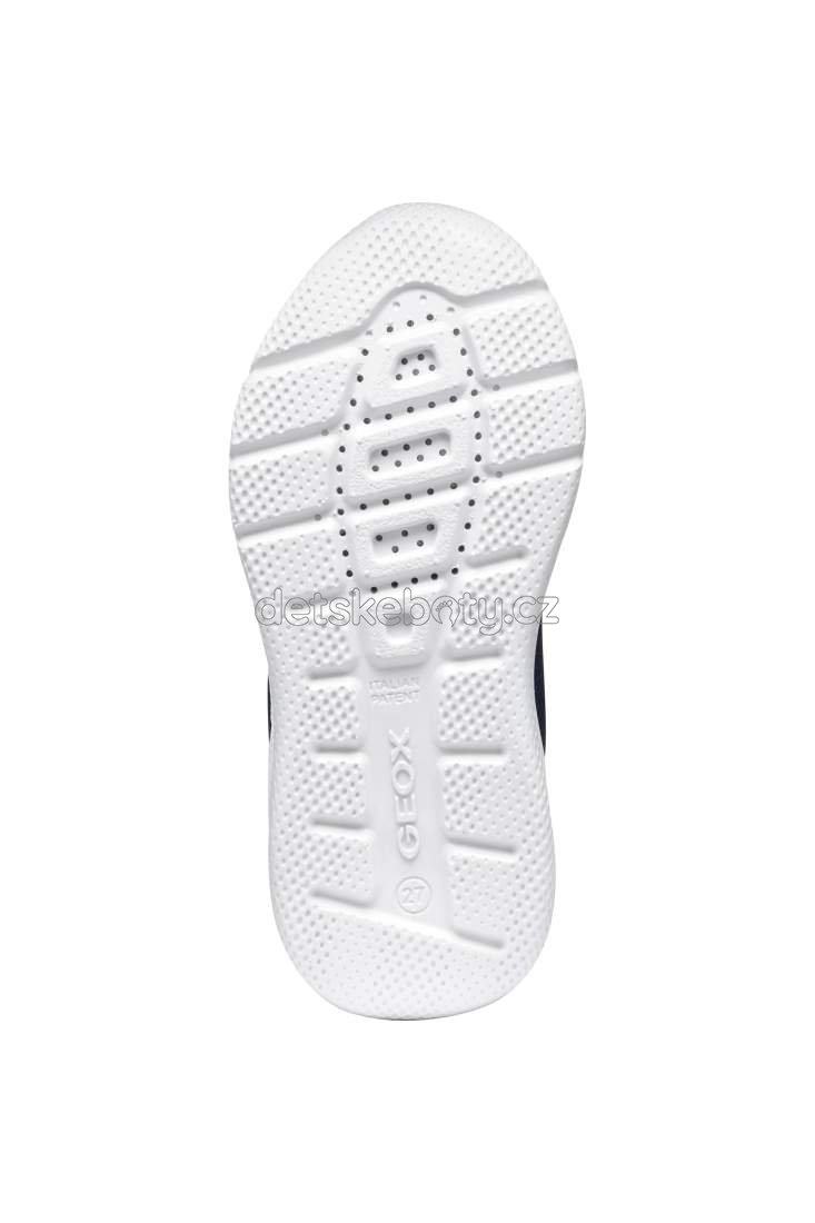 Celoroční obuv Geox J55FWA 0AS54 C4268 Velikost: 33 (obrázek 5)