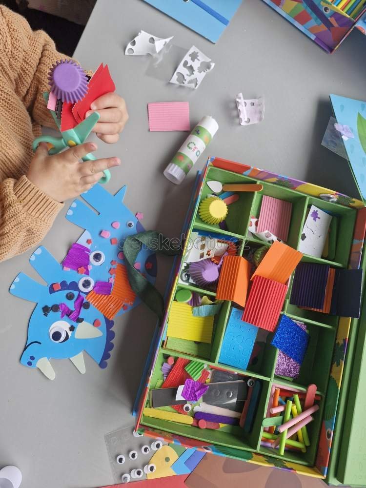 MY CREATIVE BOX – senzorický tvořivý box Dinosauři (obrázek 7)